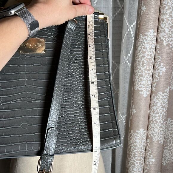 NWOT Bebe Los Angeles Grey Reptile Embossed Shoulder Bag - Picture 9 of 14